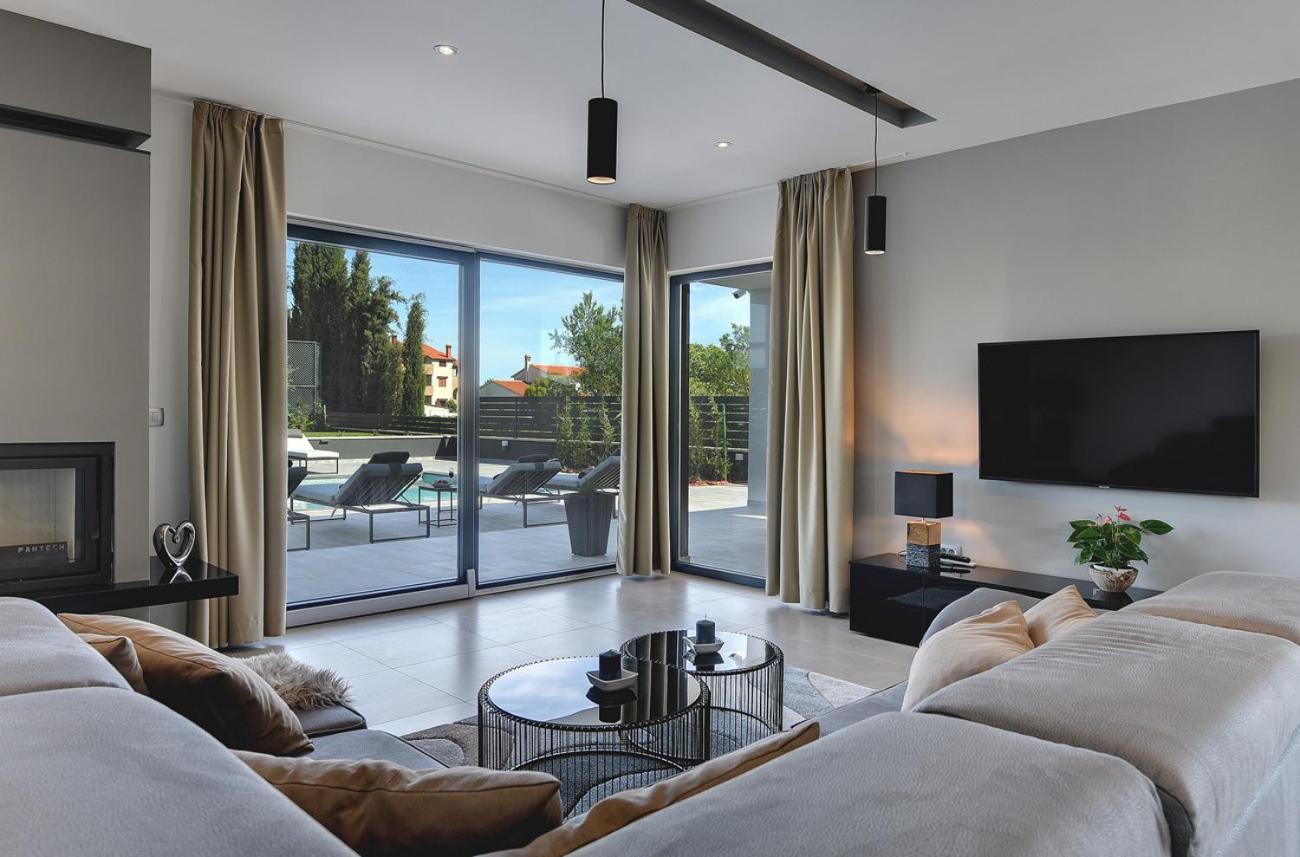 Villa Ula In Pula With Heated Pool And Sauna Ngoại thất bức ảnh